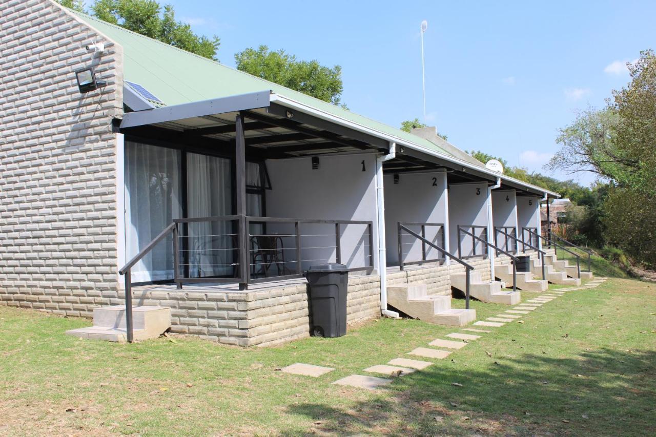 At The River Guest House Kroonstad Exteriér fotografie