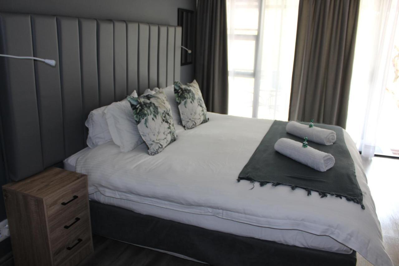 At The River Guest House Kroonstad Exteriér fotografie